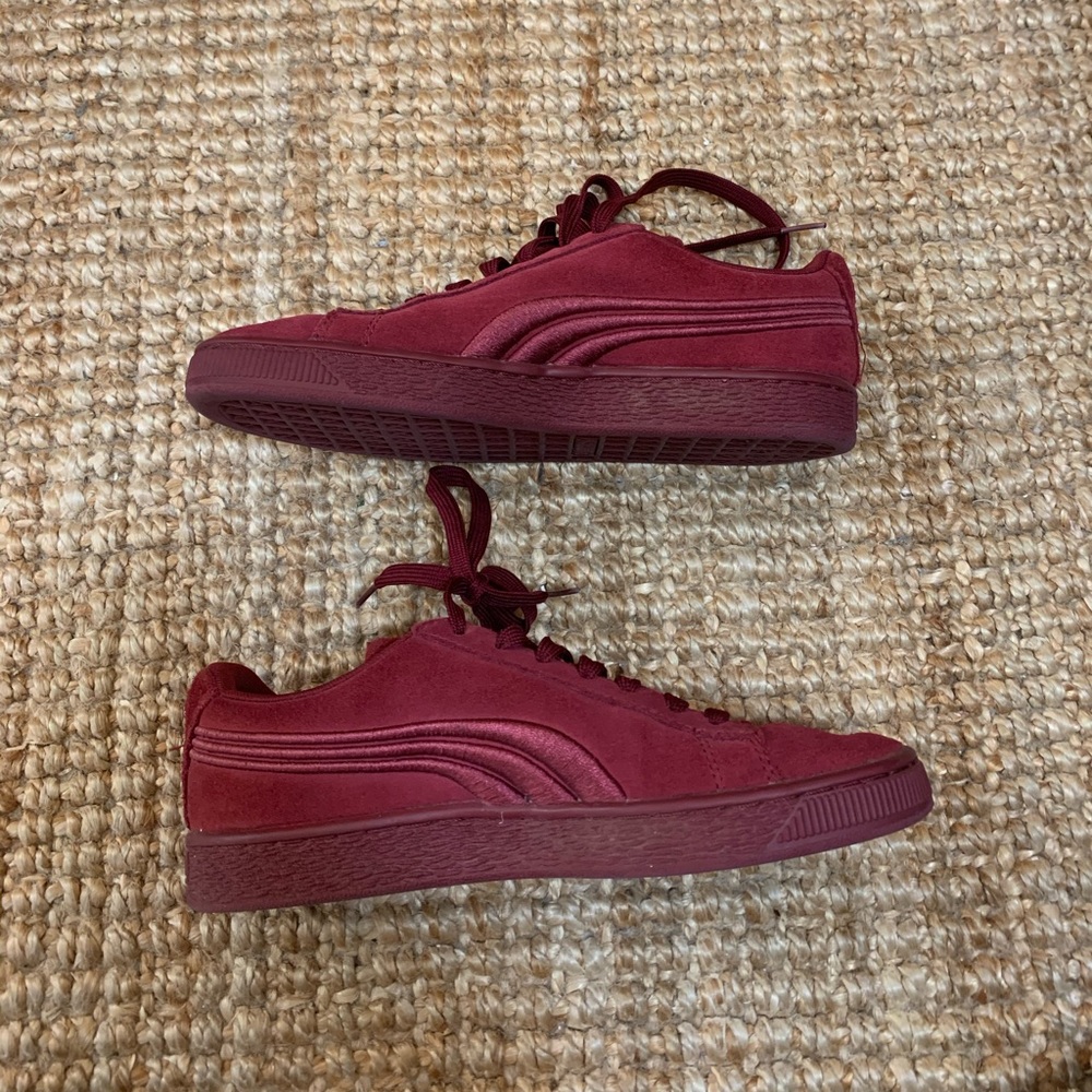 Barely worn suede pumas
